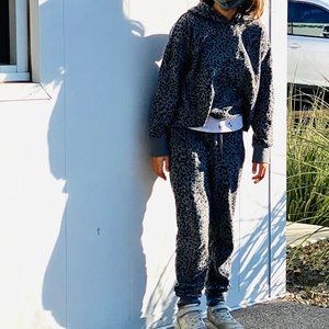 Old Navy Kids Girls Sweatsuit Hoodie Joggers Size L 10-12 Gray Leopard Print